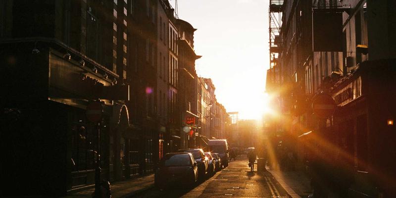 广州初创企业腾飞指南:巧用政府扶持与孵化器实现资源共享